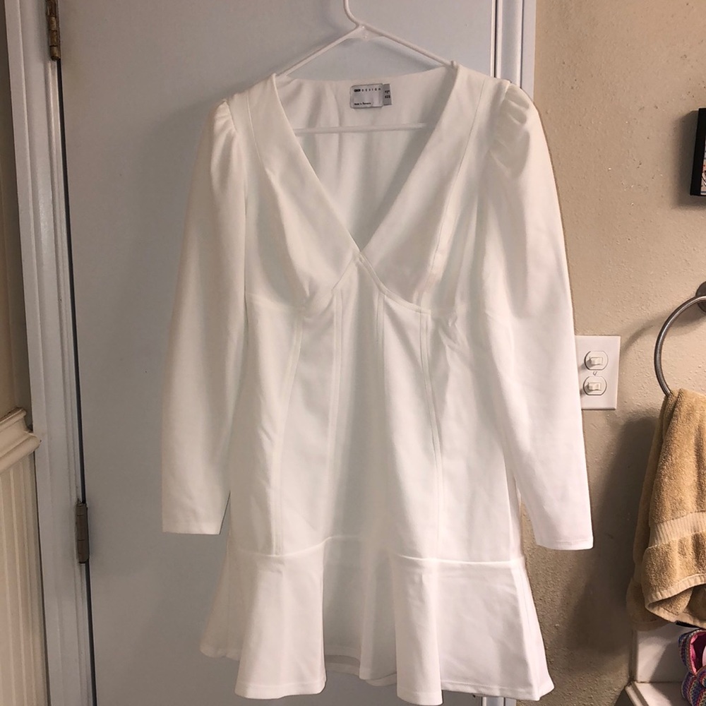 White fitted dress